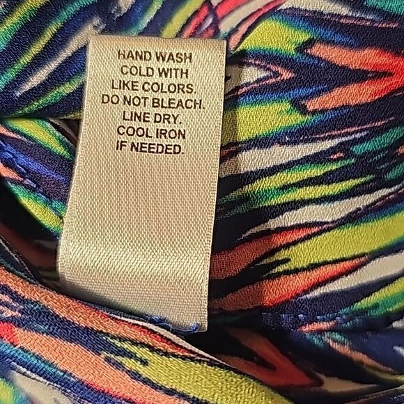 Multi colored pullover top by Cato size 22/24 - Picture 10 of 10